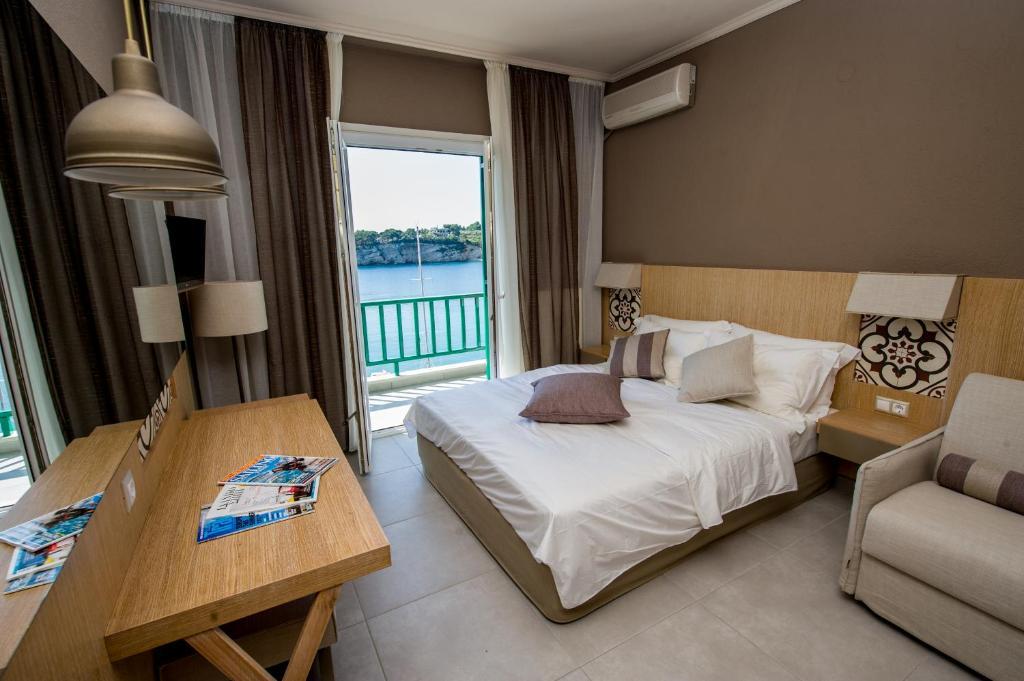 Alkyon Hotel Patitírion Extérieur photo