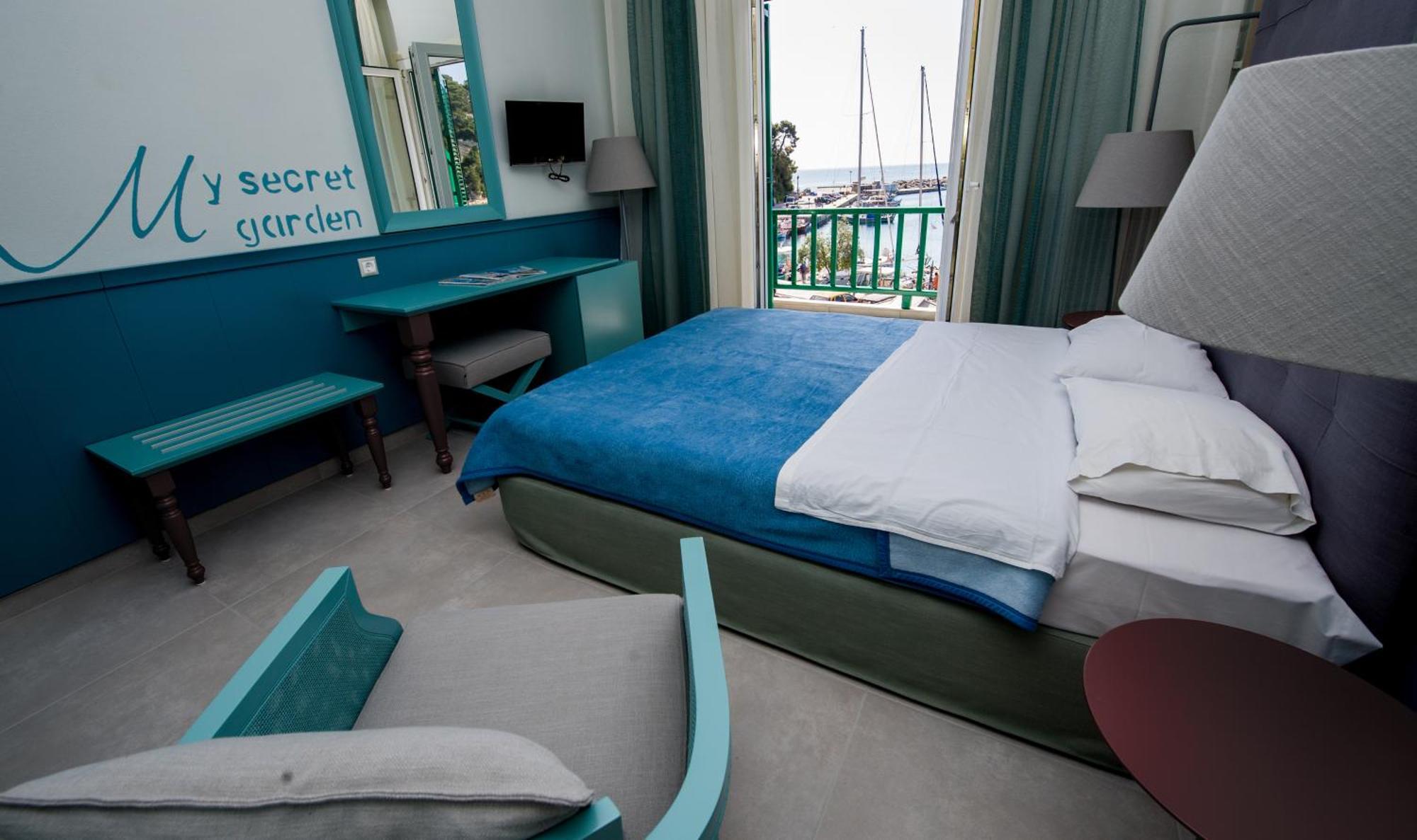 Alkyon Hotel Patitírion Extérieur photo