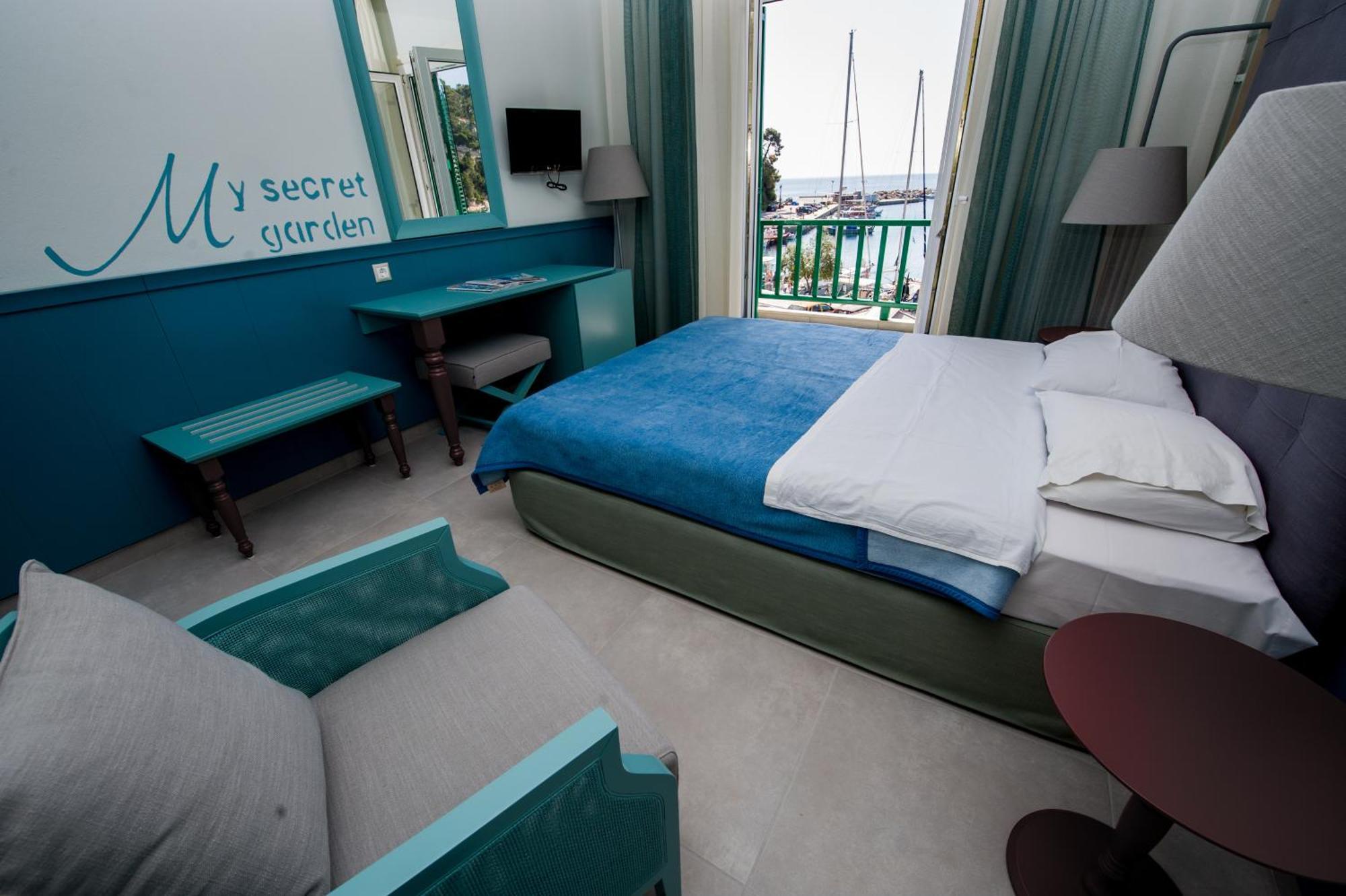Alkyon Hotel Patitírion Extérieur photo